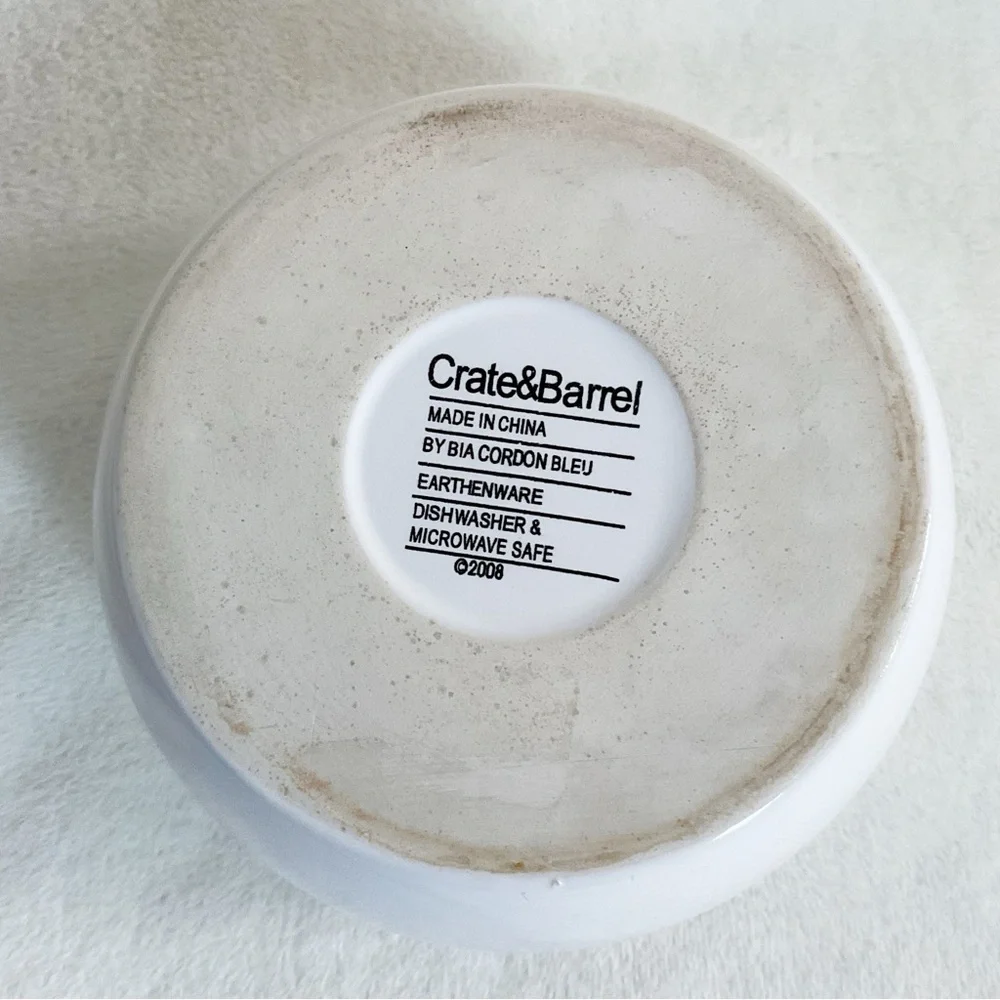 Crate & Barrel POPCORN Embossed Bowl White BIA Cordon Bleu Movie Night